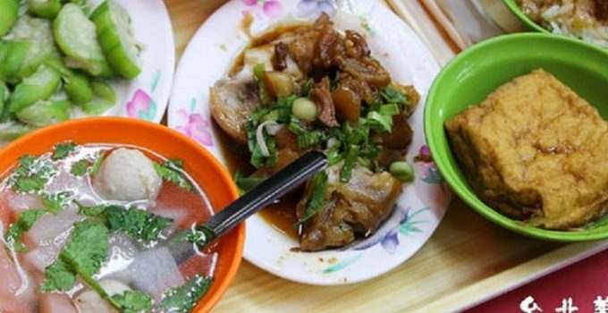 【三重美食小吃】五燈獎豬腳，很多人來三重必吃的魯肉飯、豬腳飯。