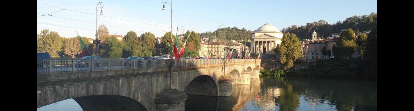 【義大利旅遊】Genova熱那亞: Caruggi窄巷的雜亂無章, 愛與恨之日常