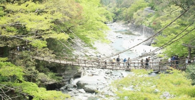 四國自駕自遊行：第五天 (祖谷秘境溫泉 祖谷蔓橋 大步危小步危 金刀比羅宮 高松市 仏生山温泉)