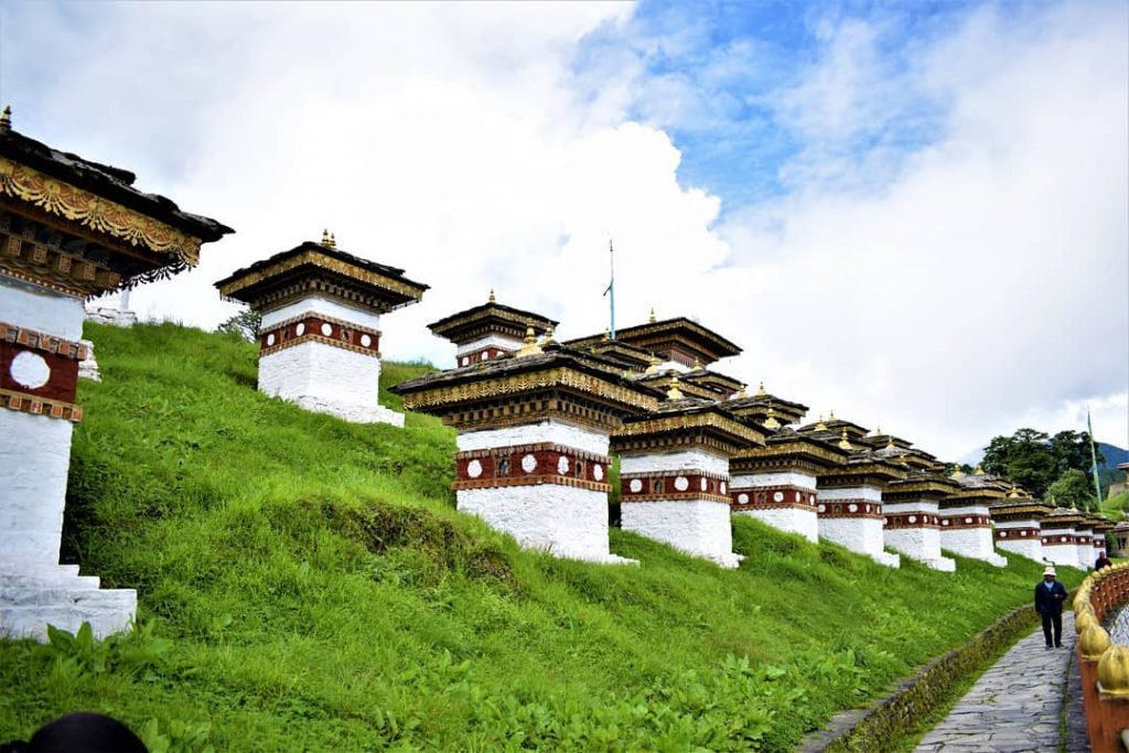 不丹旅遊 | 108座紀念佛塔（108 memorial stupas）