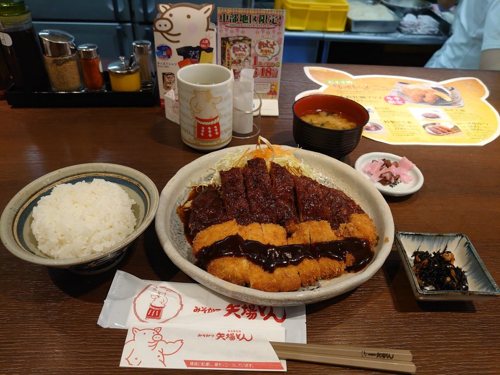 【名古屋美食】名古屋4大人氣美食大比拼 手羽先+鰻魚飯三食+味噌豬排+... 名古屋美食