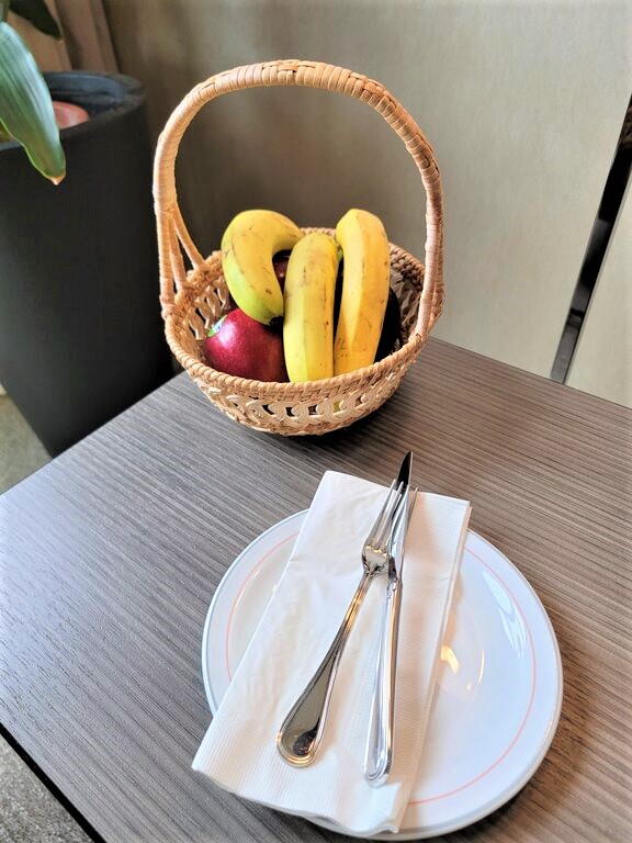 【香港港青酒店Staycation】高CP值海景套房飽覽無敵維港海景 恒溫泳池+海鮮自助餐+酒店入面居然有…? 香港港青酒店Staycation