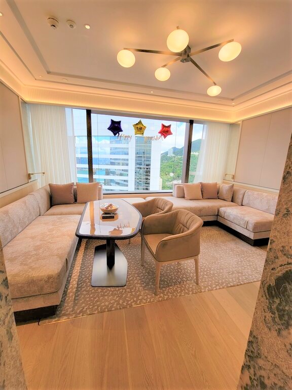 【港島香格里拉大酒店Staycation】全新裝修城景套房時尚精緻 海鮮美饌自助晚餐風味無窮 港島香格里拉大酒店