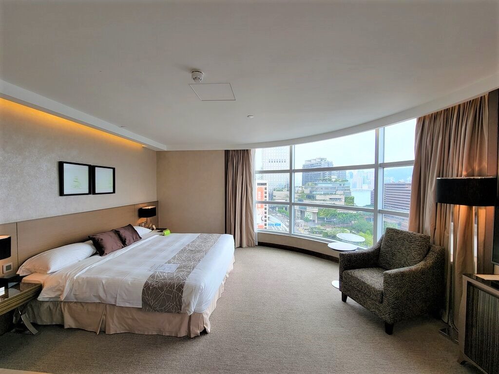【香港港青酒店Staycation】高CP值海景套房飽覽無敵維港海景 恒溫泳池+海鮮自助餐+酒店入面居然有…? 香港港青酒店Staycation