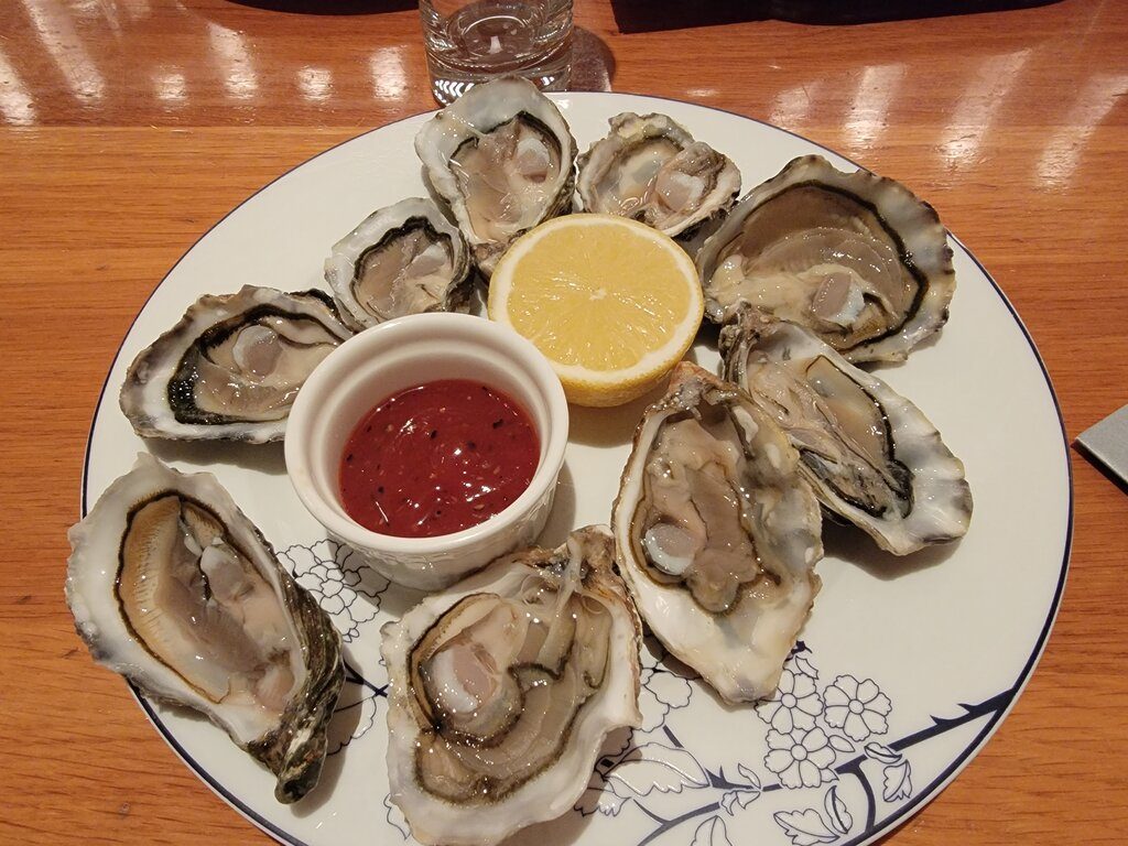 【港島香格里拉大酒店Staycation】全新裝修城景套房時尚精緻 海鮮美饌自助晚餐風味無窮 港島香格里拉大酒店