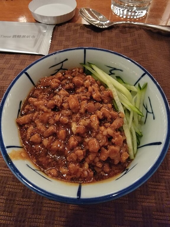 【港島香格里拉大酒店Staycation】全新裝修城景套房時尚精緻 海鮮美饌自助晚餐風味無窮 港島香格里拉大酒店