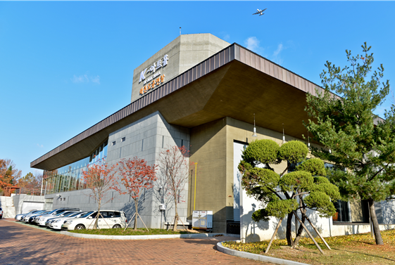 【首爾景點】登上韓國最高地標俯瞰首爾全景 踏足韓團線上開唱地+主題樂園衝浪體驗+… 首爾景點