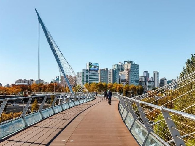 【首爾景點】登上韓國最高地標俯瞰首爾全景 踏足韓團線上開唱地+主題樂園衝浪體驗+… 首爾景點